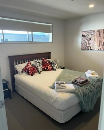 Apartment By The Marina Whitianga Esterno foto