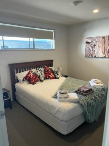 Apartment By The Marina Whitianga Esterno foto